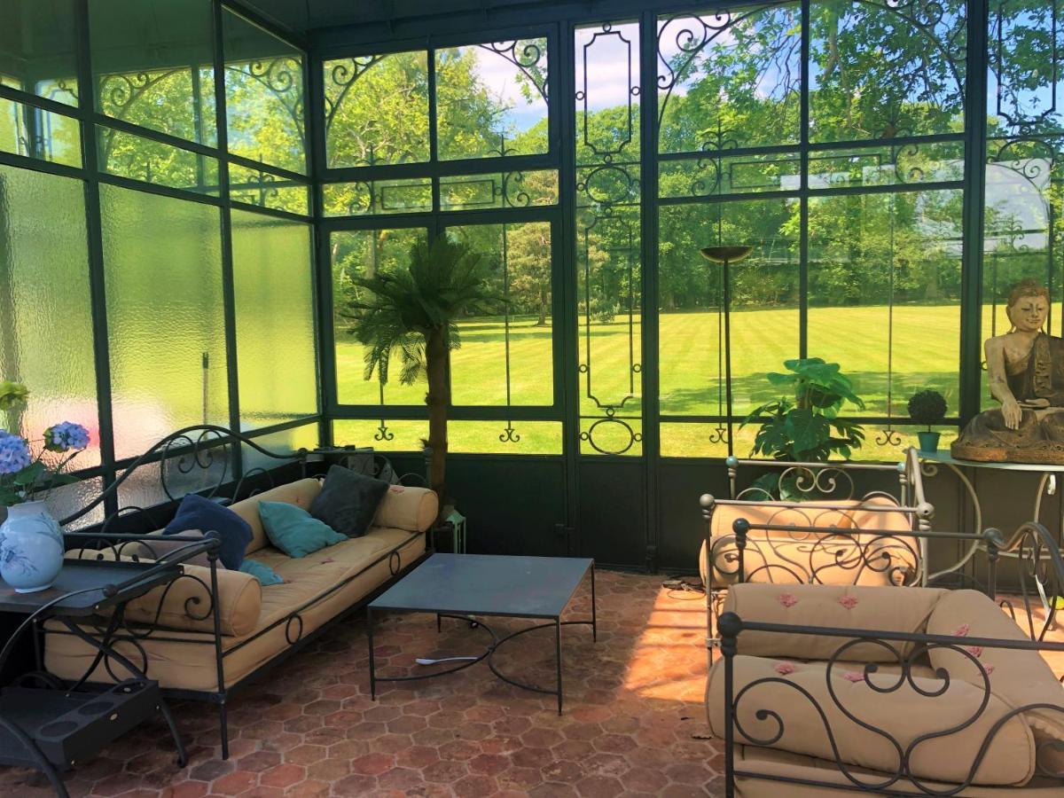 Chateau Du Boulay Morin Le Boulay-Morin Exterior photo Interior of a conservatory