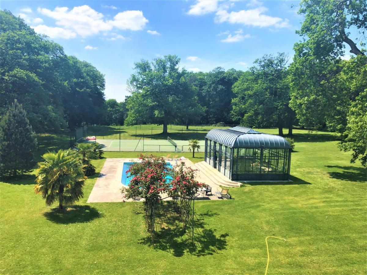 Chateau Du Boulay Morin Le Boulay-Morin Exterior photo The grounds of the former home of the United States Ambassador to France, in 2016