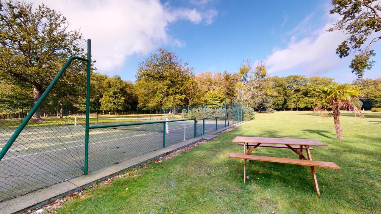 Chateau Du Boulay Morin Le Boulay-Morin Exterior photo Tennis courts at the park